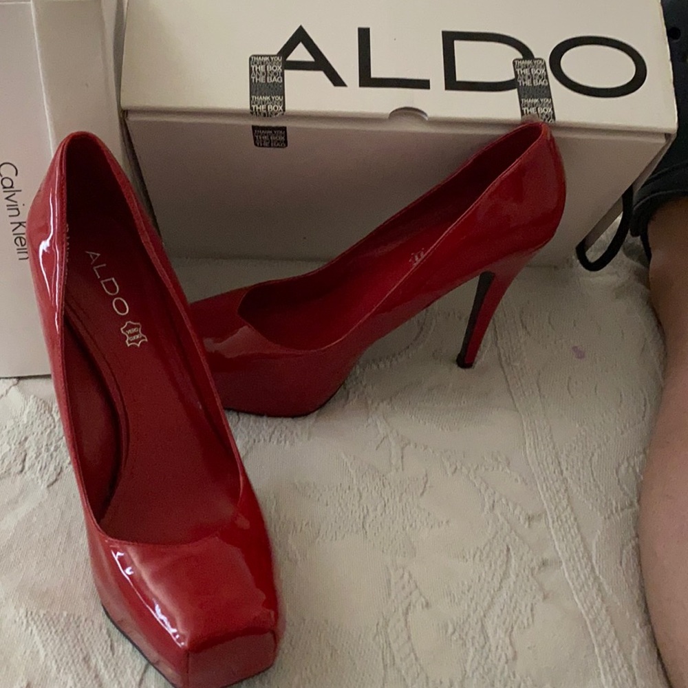 👠ALDO RED HEELS 👠